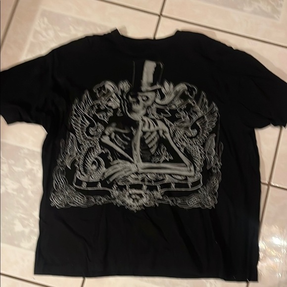 Black Short Sleeve Tee with Intricate Graphic Design - Picture 2 of 4